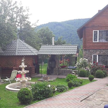 U Romana Yaremche Dış mekan fotoğraf